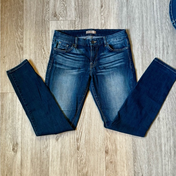Size 30 Guess slim jeans - Picture 1 of 5